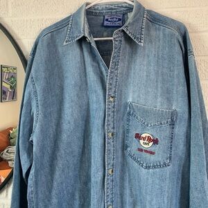 Hard Rock Cafe shirt